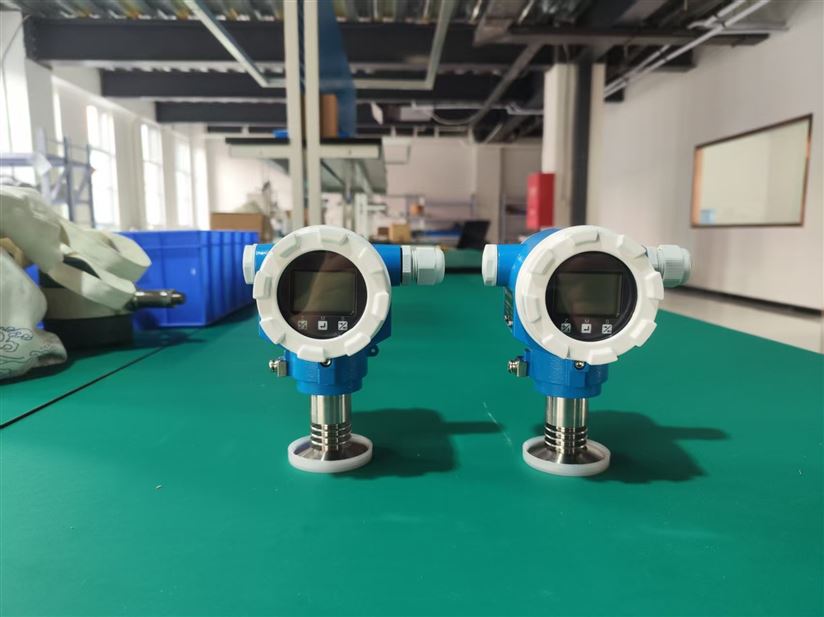 衛生卡箍連接壓力變送器