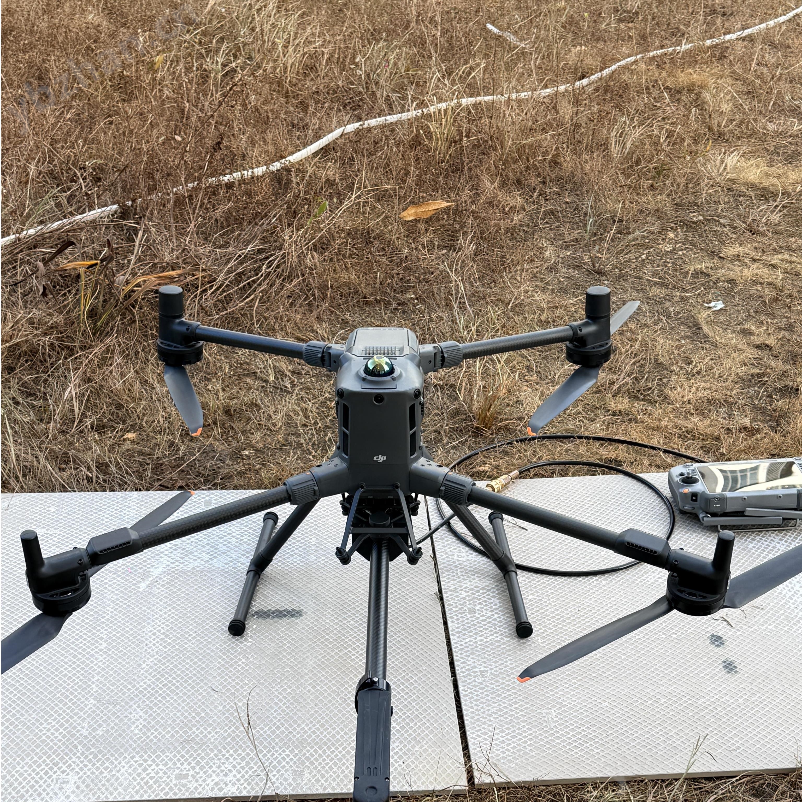 写字楼高空玻璃清洁大疆M400无人机清洗系统