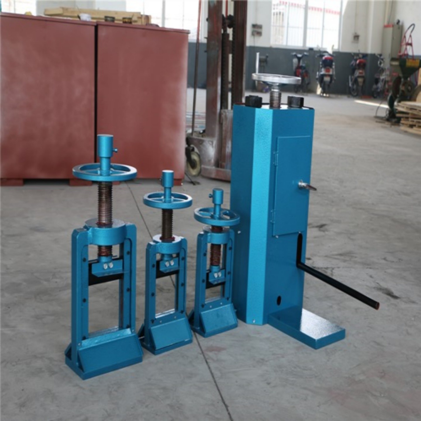 油压岩心劈样机型号:KM1-XGY-2库号：M403043